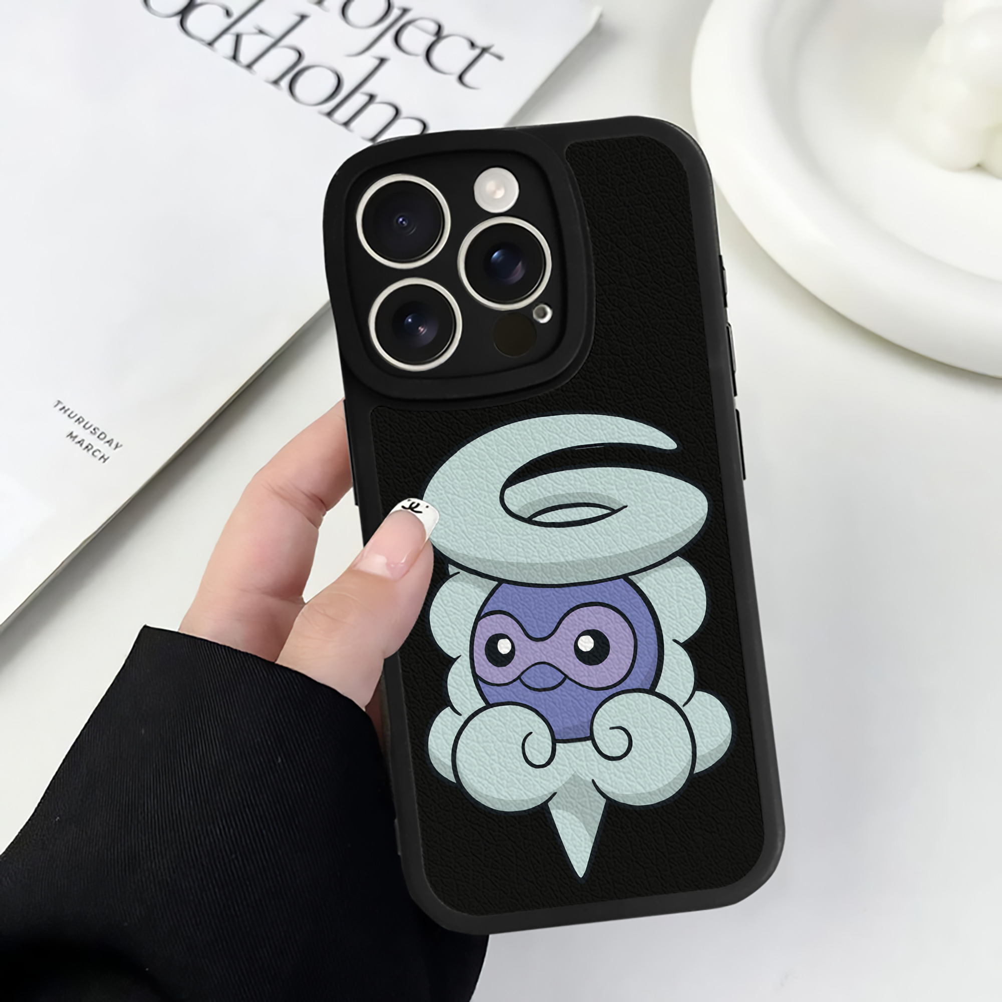 （画像用） ポケットモンスター Pokémon 【iPhone 16シリーズ対応】シリコンスマホケース（レザー調） 材質：シリコン